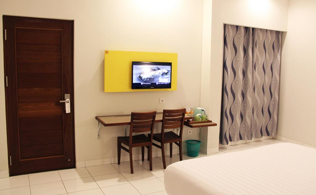 Hotel Koening Cirebon Room photo