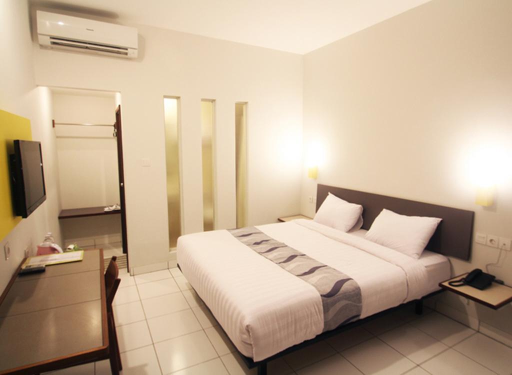 Hotel Koening Cirebon Room photo