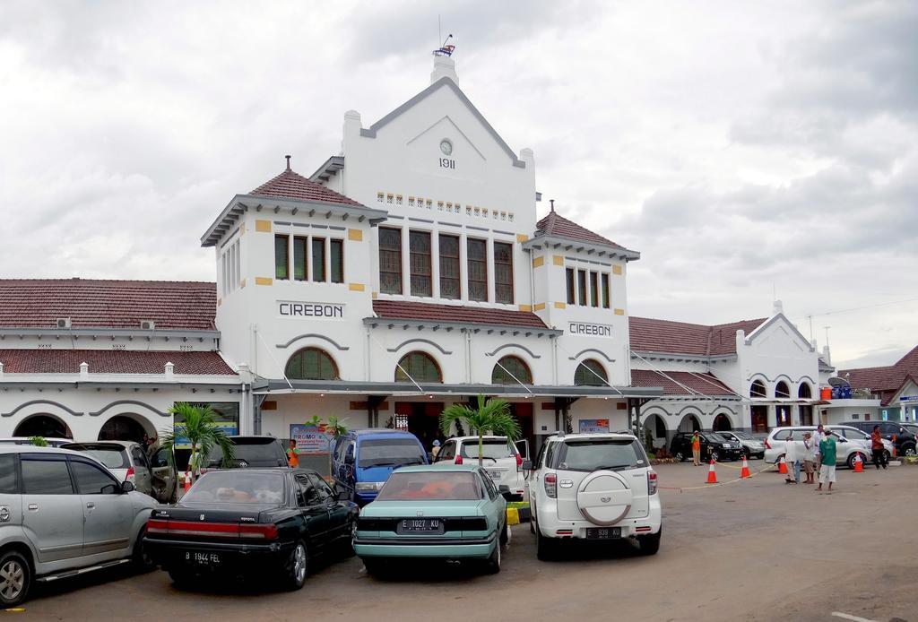 Hotel Koening Cirebon Exterior photo